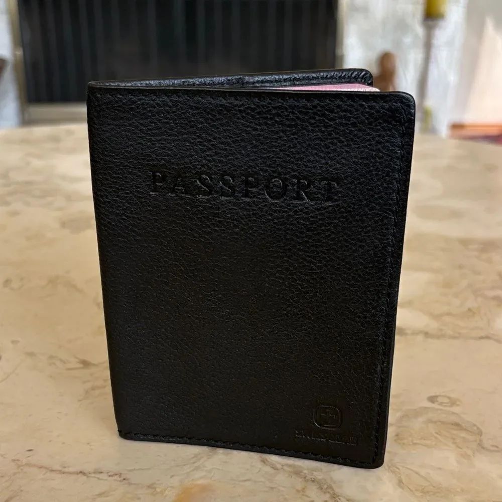 SwissGear Leather Passport & Card Holder